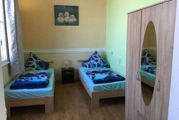 Отель Zimmerfrei Dresden Mit Bad Miniküche Self Check In 24 7