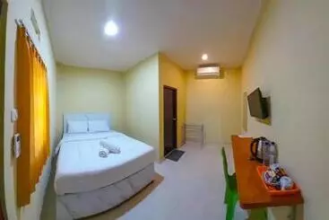 ホテル Fx72 Labuan Bajo