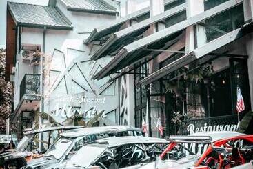 پانسیون Park Cottage Mtirala National Park