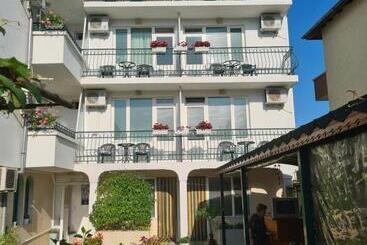 پانسیون къща за гости стела