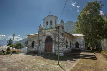 ホテル Niebli Historical Farm And Lodge At Pululahua Volcano