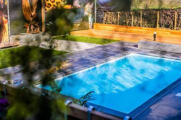 Bed and Breakfast Bubbles On The Hills