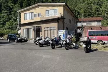 Pension 30畳の大広間12名宿泊可能な水月湖畔宿大五郎丸ー水月湖クルージング隣接