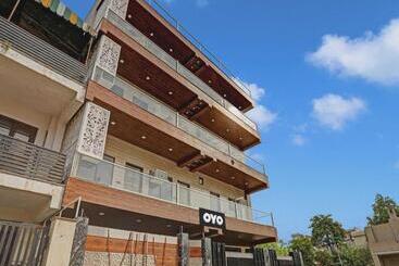 هتل O Moon Light Residency