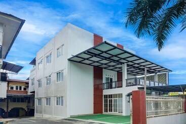 فندق Oyo 92518 De Luna