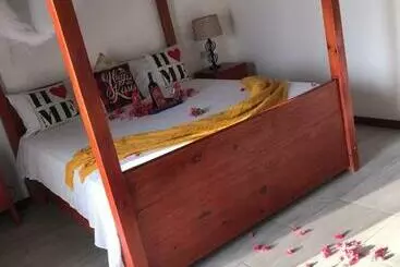 پانسیون Cozy Oceanfront Room Hidden Treasure