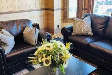 Hotelli Monterey Inn