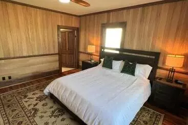 ホテル Monterey Inn