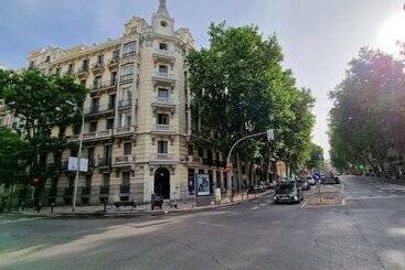 پانسیون Space Center Madrid