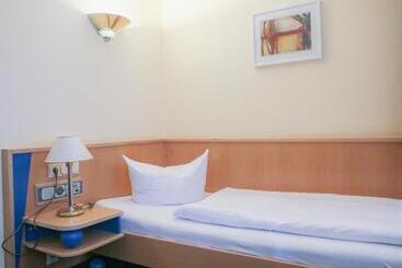 فندق Mühlhäuser Hof Und Stadtmauer