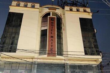 Flagship Hotel Maitry