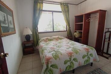 Nirvana Apartament Hostal