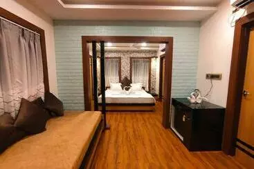 Hotel Charulata Residency