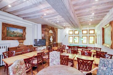 Brit Hotel Comtes De Champagne   Troyes Centre Historique