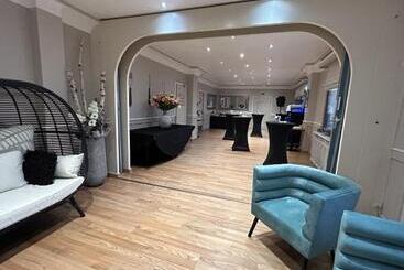 ホテル Hôtel Le Divona