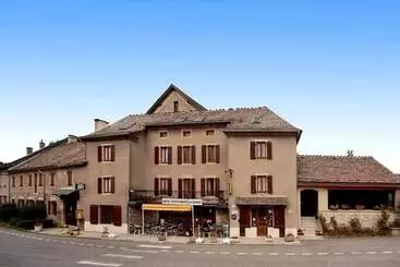 Hotel Logis Hôtel Restaurant La Remise