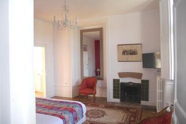 ホテル Manoir Xv Domaine De Peyrafort