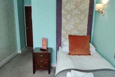 Отель The Bingham Townhouse