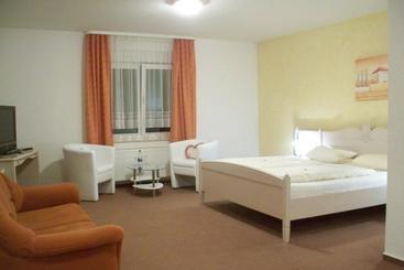 Отель Stadtgut Auerhahn