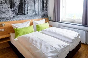 Отель Ferienwohnanlage Brockenblick