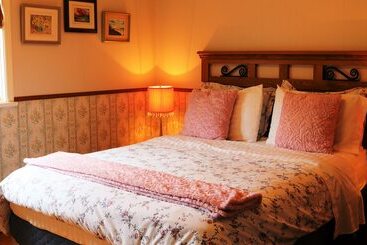 فندق Au Gîte De La Chute