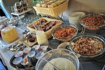 هتل Belvivere Suites