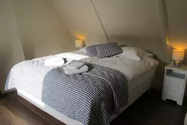 Hôtel De Thuiskamer In Grou Als B&b Of Vakantiehuis