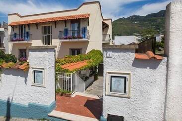 בית מלון כפרי Villa Mafalda