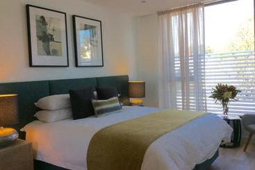 בית מלון כפרי Camberwell Serviced Apartments