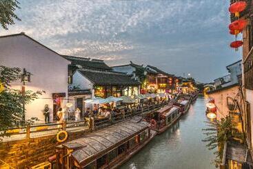 هتل Hanting Suzhou Sanxiang Plaza Metro Station