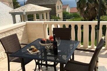 آپارتمان‌های توریست‌ها Apartments Villa Jadranka Adults Only