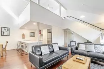 هتل Mariner Bay Apartments