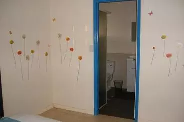 هتل Ningaloo Bed And Breakfast