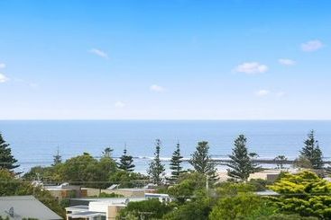 Отель Whitewater Apartments