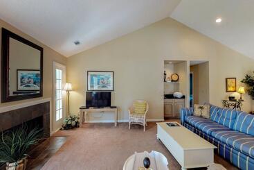 Отель Evian At Shipyard By Hilton Head Accommodations