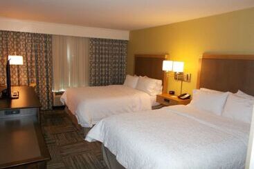 בית מלון כפרי Hampton Inn Waynesboro