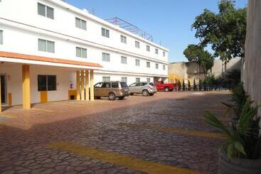 Hotel Las Dalias Inn