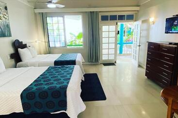 هتل The Boardwalk Village