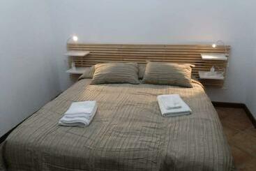 تختخواب و صبحانه Castello