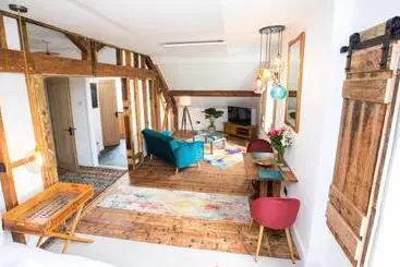 تختخواب و صبحانه James  Place At Brynawel