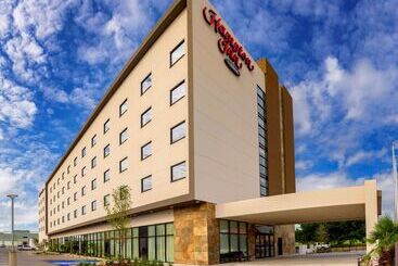 هتل Hampton Inn By Hilton Piedras Negras