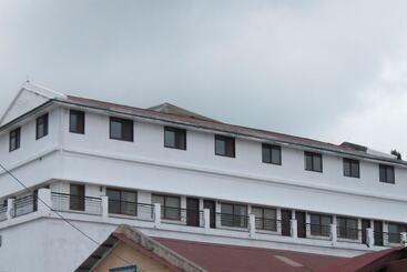 Hotel Himalayan Club