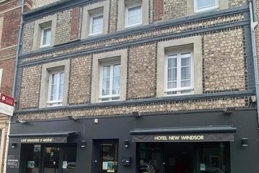 ホテル New Windsor