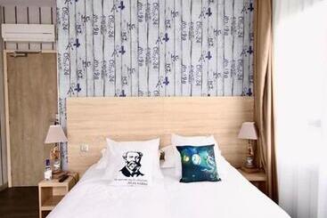 Отель The Originals Boutique, Hôtel Lakeside, Biscarrosse , Lac