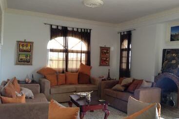 민박 Castillo Romano