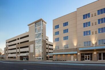 ホテル Doubletree By Hilton Evansville
