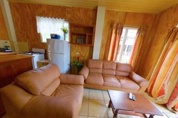 هتل The Naturalist Beach Resort