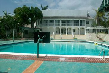 هتل Seacastles Vacation Penthouse