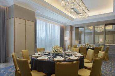 هتل The St. Regis Kuala Lumpur