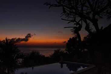 膳宿费 Beten Waru